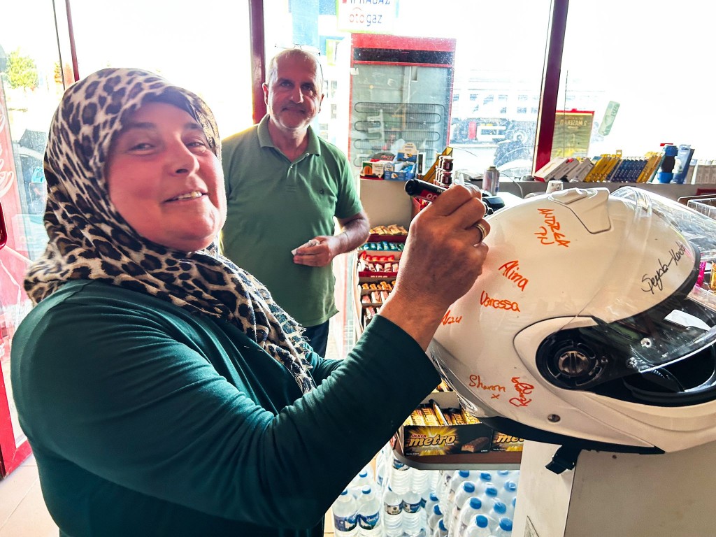 whatsapp_141 whatsapp_141