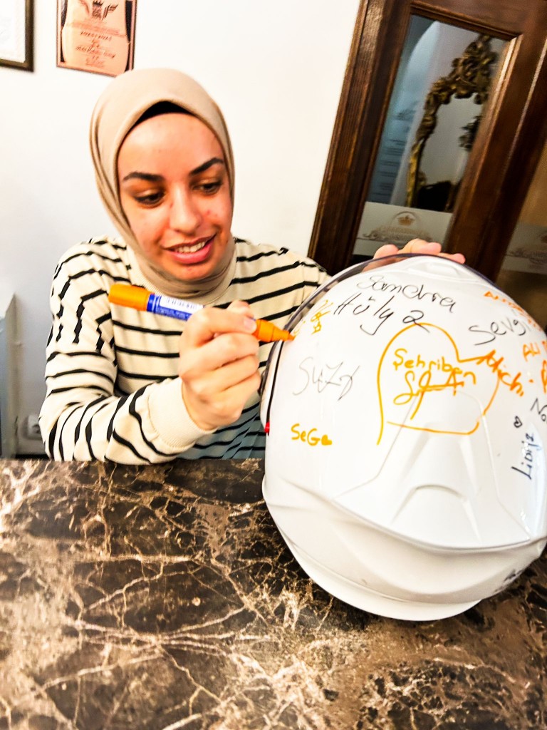 whatsapp_199 whatsapp_199