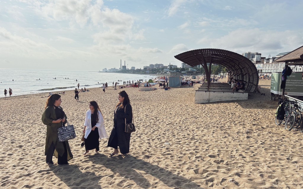 whatsapp_300 whatsapp_300